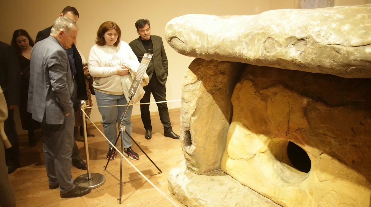 The first time a dolmen has been replicated on a full scale using digital technology.