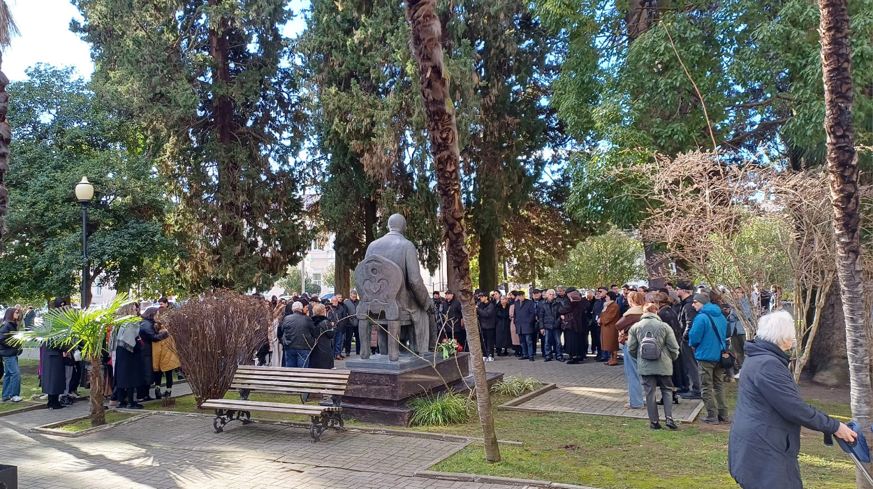 Memorial gathering at the Alexander Chachba-Shervashidze monument in Sukhum.