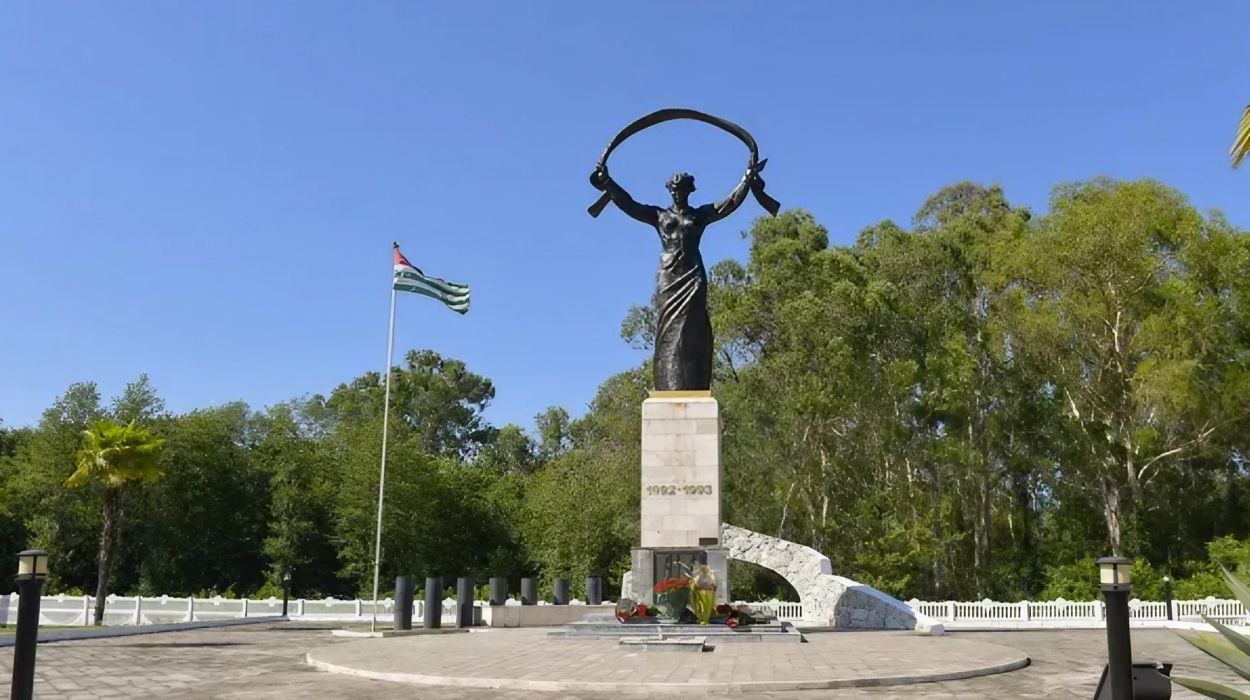  Memorial of Glory situated in the village of Tamysh. 