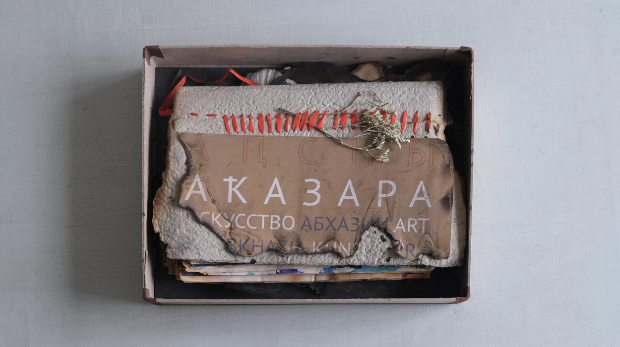 Sabina Kvarchelia, Ashes, art book, 2024.