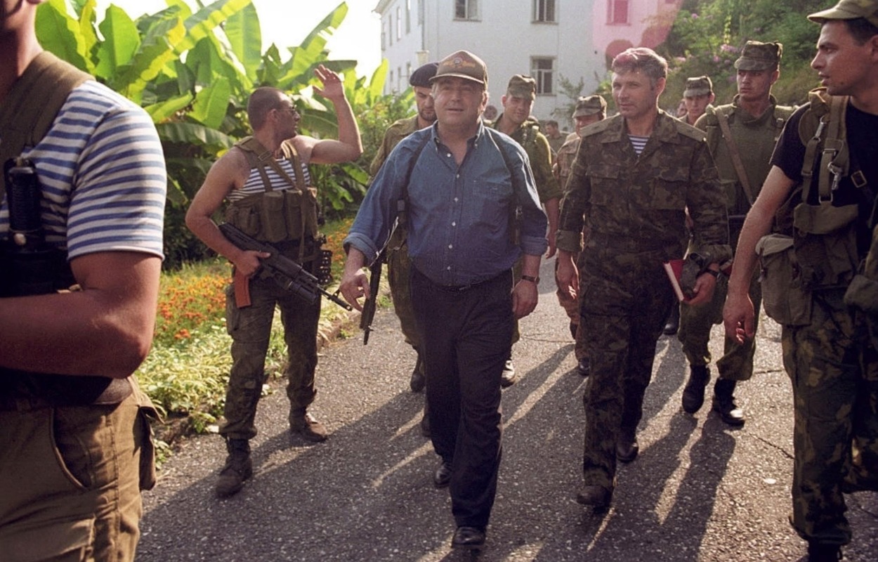 Tengiz Kitovani, Minister of Defence of Georgia in Sukhum, Abkhazia (August 15, 1992)