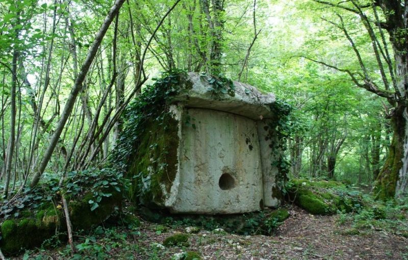 Azanta Dolmen, Abkhazia