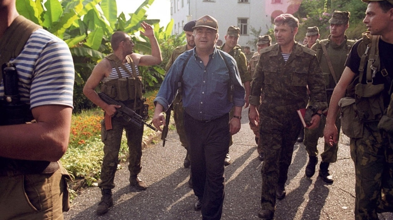 Tengiz Kitovani, Minister of Defence of Georgia, in Sukhum, Abkhazia (15 August 1992).