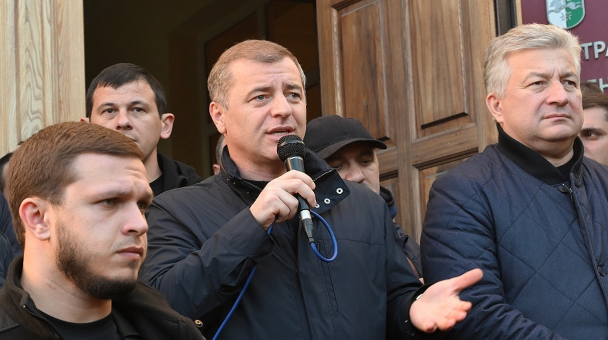 Adgur Ardzinba, the head of the 'Abkhazian People's Movement' and a leader of the opposition political groups.