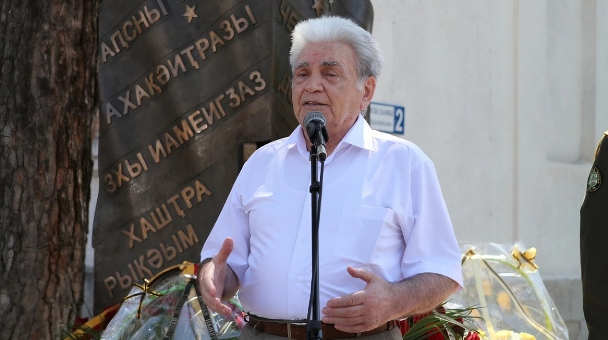 Musa [Yuri] Shanibov (Circassian: Щэныбэ Юрэ) (1936-2020).