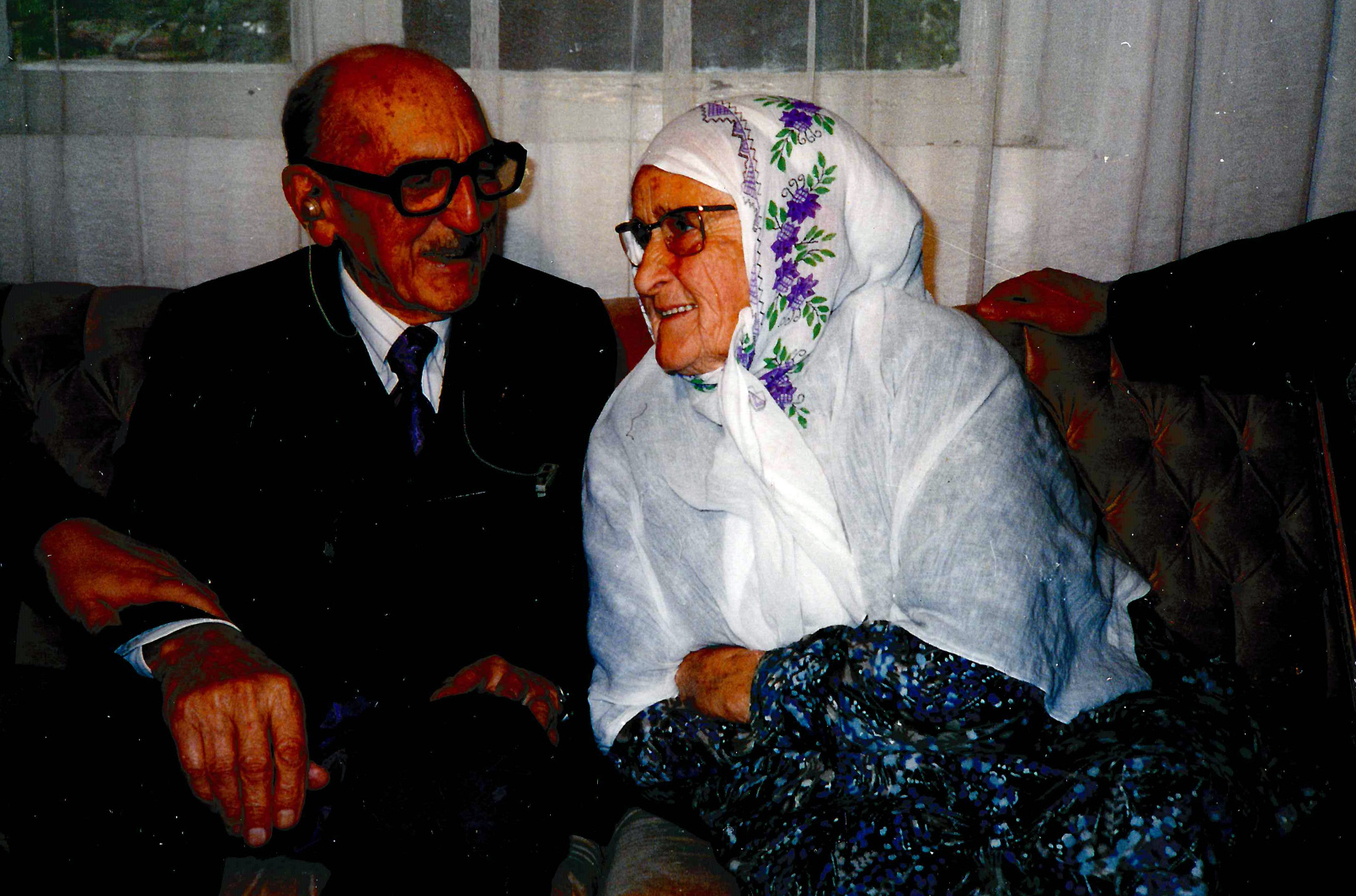 Tevfik Esenç with his wife (1990)