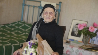 Fenya Latsushba was born in 1913 in the village of Djgerda.